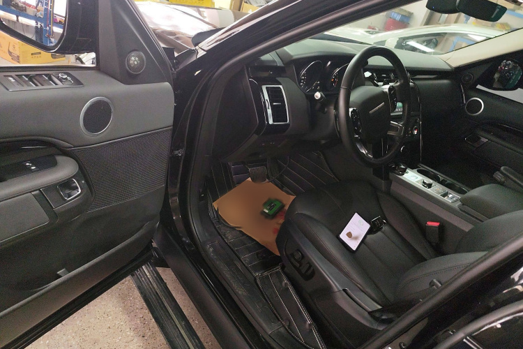 路虎 发现 2019款 3.0 SC V6 SE中控内饰20