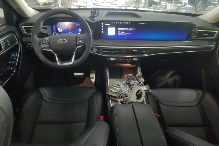 福特 探险者 2024款 2.3T EcoBoost 四驱风尚plus版 7座中控内饰12