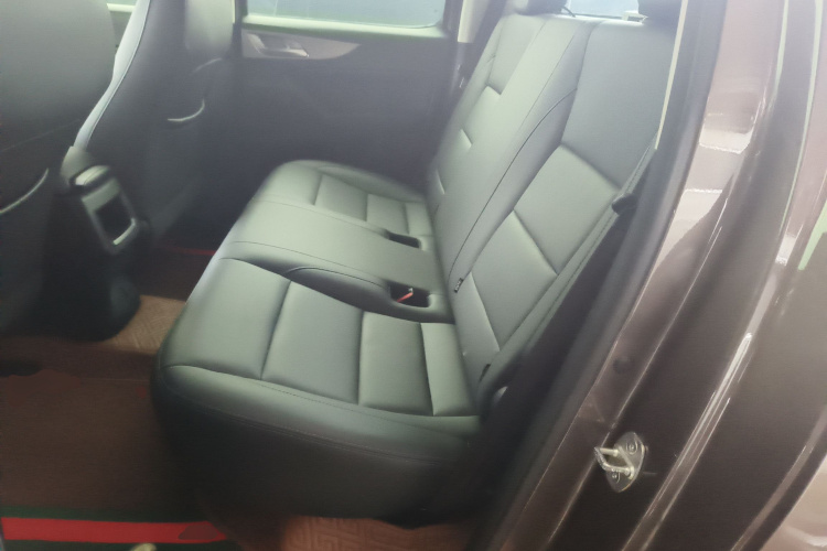 长城 炮 2019款 2.0T商用版自动汽油两驱精英型长箱GW4C20B中控内饰21