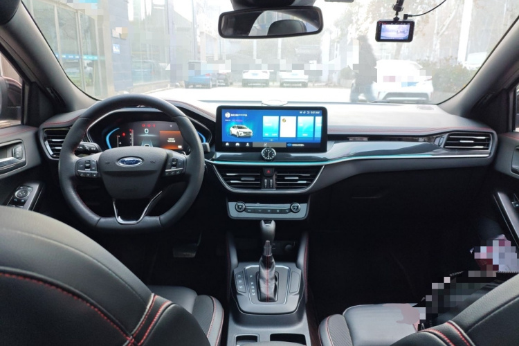 福特 福克斯 2022款 三厢 EcoBoost 180 自动ST Line中控内饰12