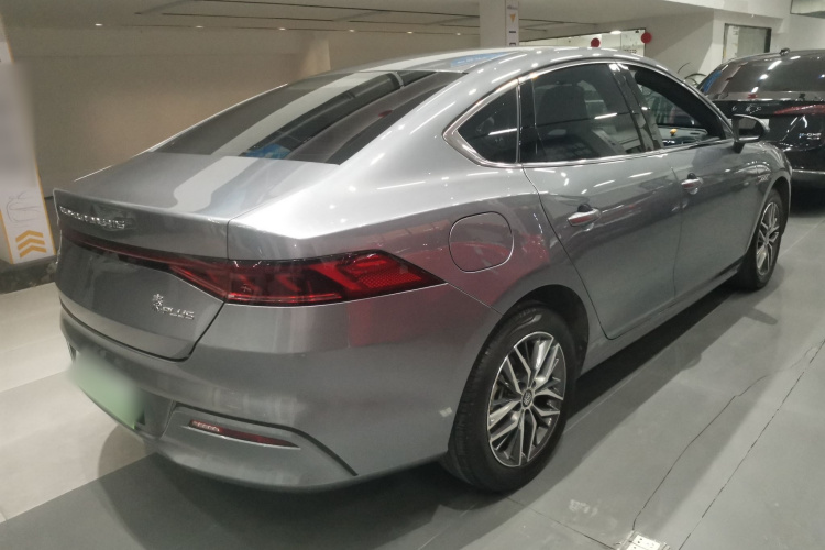 比亚迪 秦PLUS 2021款 EV 400KM 豪华型车身外观7