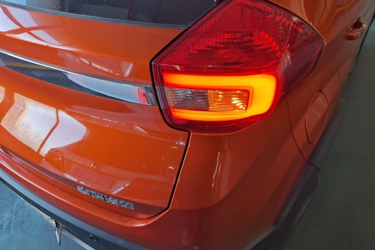 奇瑞 瑞虎3X 2018款 1.5L 自动精英版车身外观6006