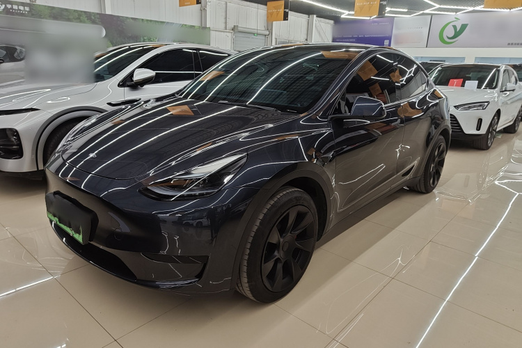 特斯拉 Model Y 2024款 后轮驱动版车身外观1
