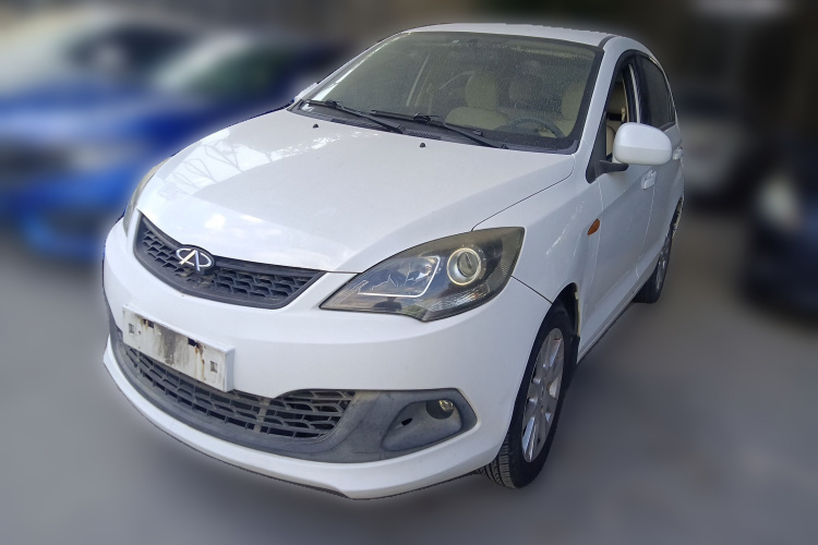 奇瑞 风云2 2013款 两厢 1.5L AMT锐意版车身外观1