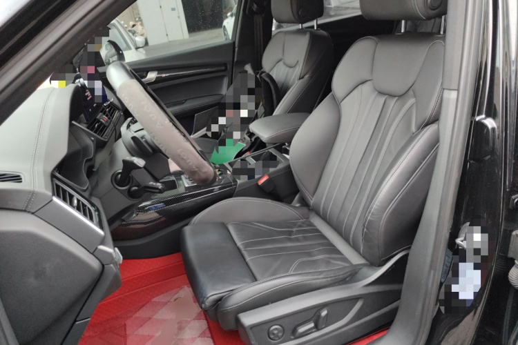 奥迪Q5L 2023款 40T 豪华动感型中控内饰19