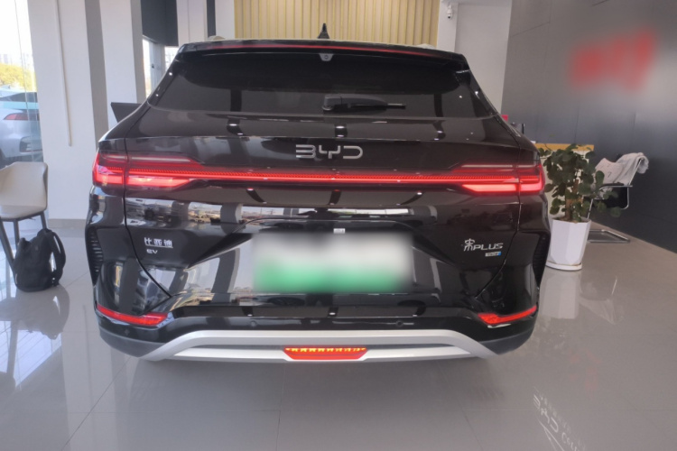 比亚迪 宋PLUS新能源 2025款 EV 智驾版 520km 尊贵型车身外观6