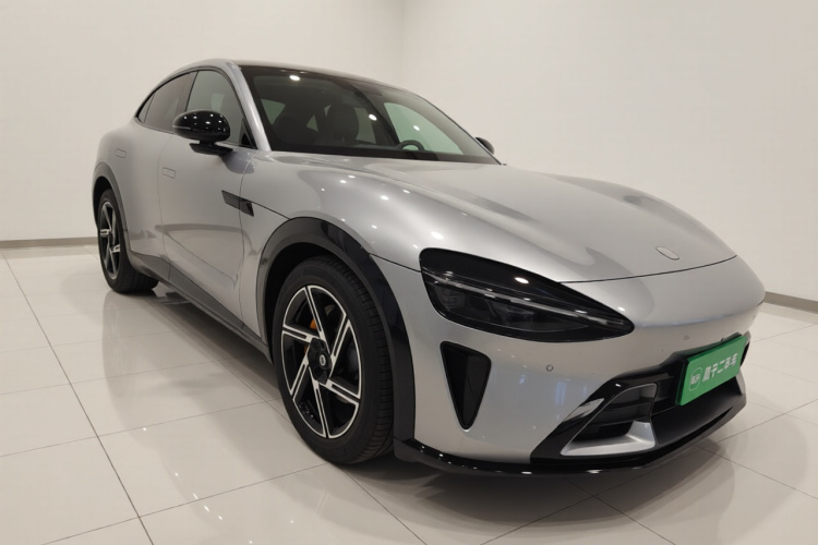 小米汽车 小米YU7 2025款 超长续航四驱Pro版车身外观3