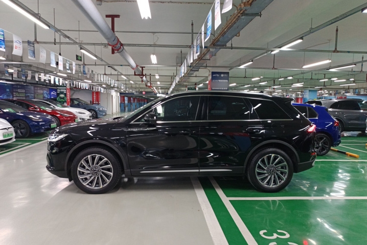 林肯 冒险家 2023款 2.0T 两驱尊雅版车身外观4