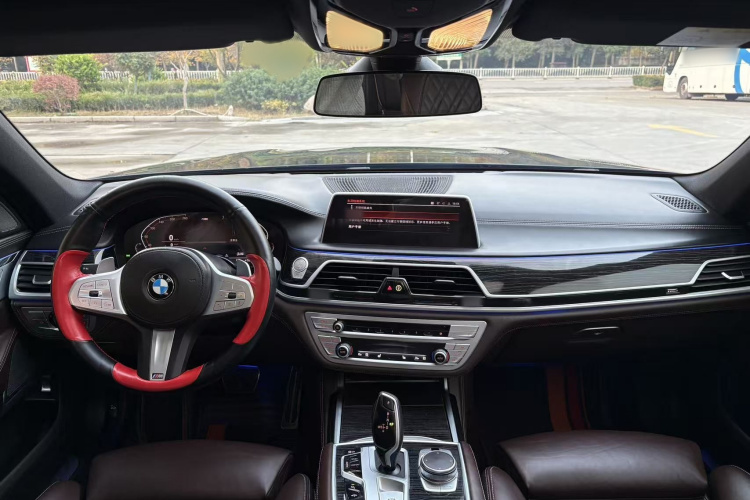 宝马7系 2021款 730Li M运动套装中控内饰7001