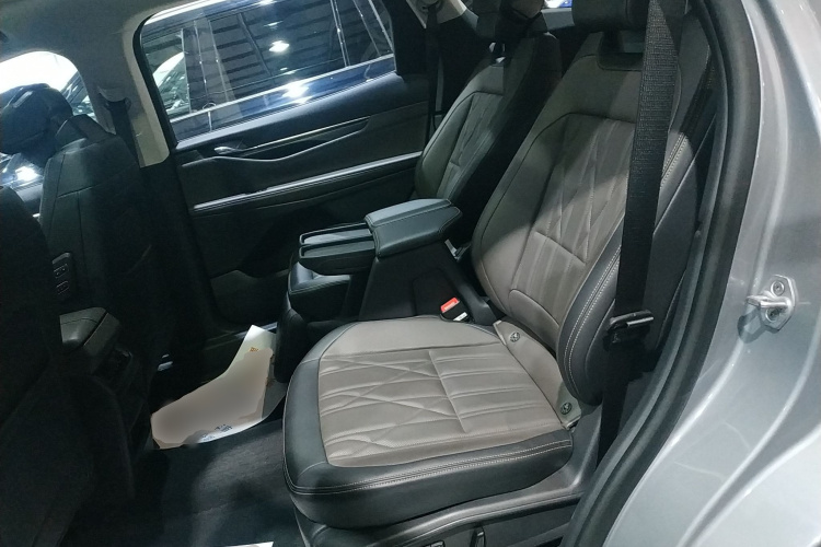 福特 2025款 锐界L 2.0T EcoBoost E混动四驱七座至尊型中控内饰21