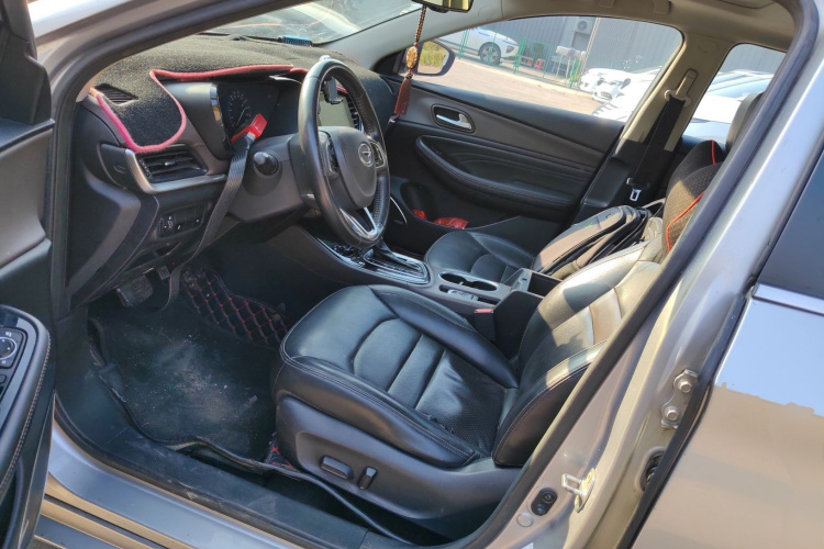 广汽传祺 传祺GA4 2018款 200T 自动尊享版中控内饰19