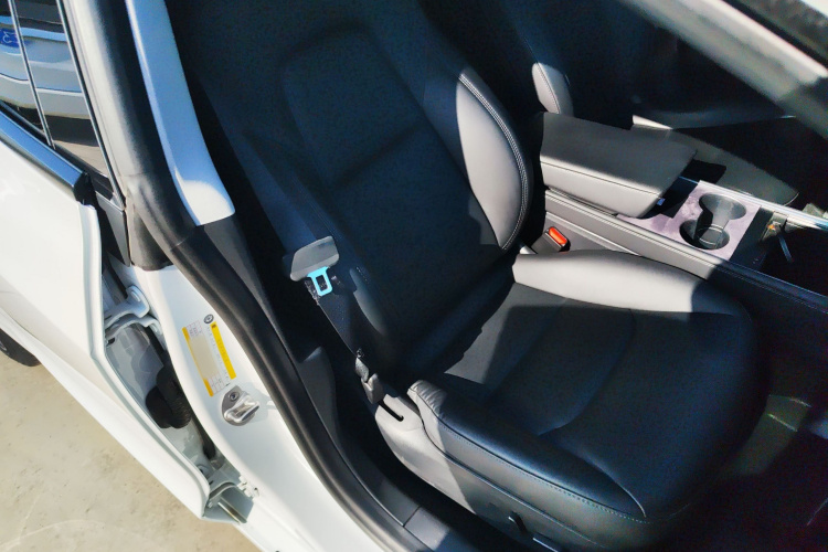 特斯拉 Model 3 2022款 后轮驱动版局部细节41
