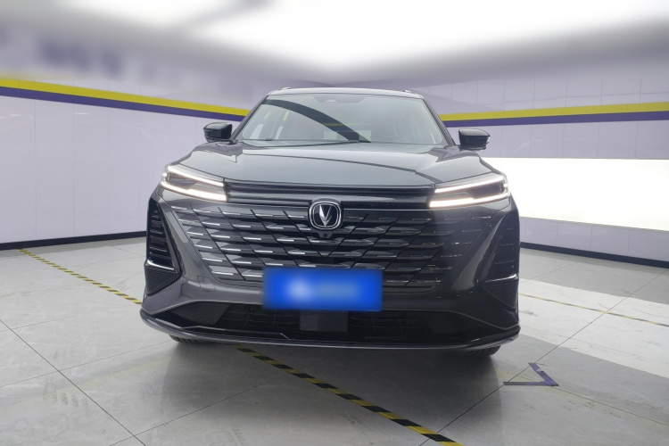 长安CS75 PLUS 2024款 第三代 冠军版 1.5T 智驾劲航型车身外观2