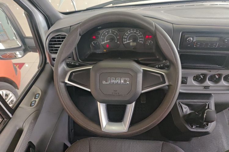 江铃 特顺 2019款 2.8T商运型短轴中顶6座国VI JX493中控内饰13