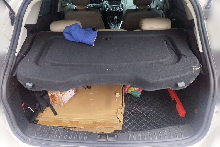 福特 福克斯 2018款 两厢经典 1.6L 自动舒适型智行版局部细节23