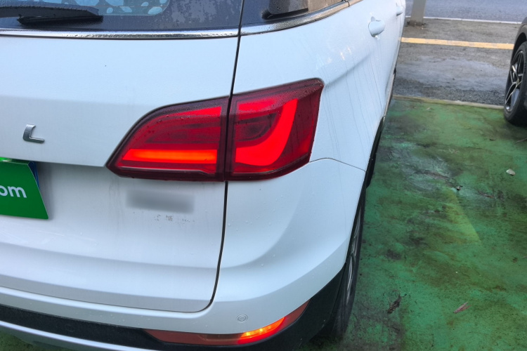 哈弗H6 Coupe 2016款 蓝标 1.5T 自动两驱都市型车身外观9