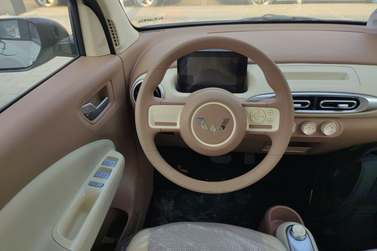 五菱汽车 宏光MINIEV 2025款 四门版 进阶款中控内饰13