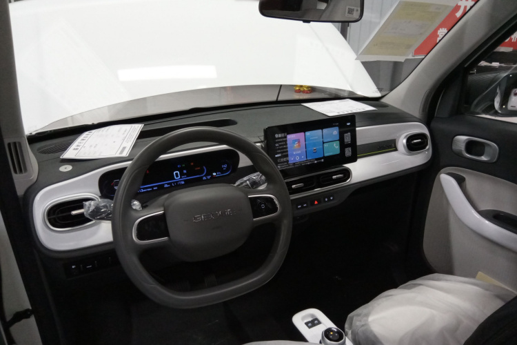 吉利银河 熊猫 2025款 210km 元气熊中控内饰12