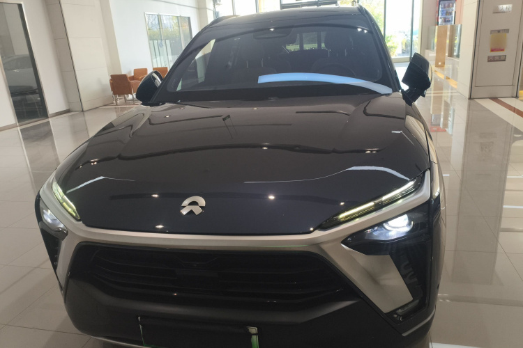 蔚来ES8 2020款 580KM 六座版车身外观2