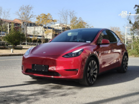 特斯拉 Model Y 2022款 Performance高性能全轮驱动版