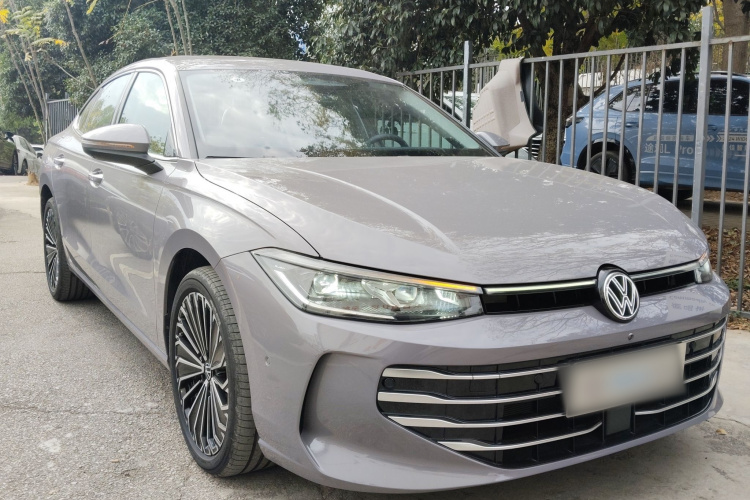 大众 帕萨特 2025款 Pro 380TSI 龙尊版车身外观3