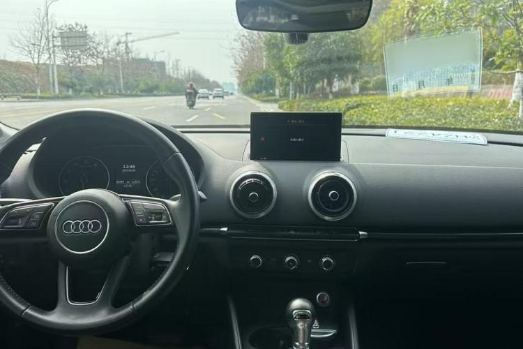 奥迪A3 2019款 Limousine 35 TFSI 时尚型 国VI中控内饰7001