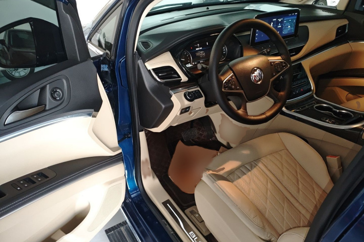 别克GL8 2023款 陆上公务舱 智慧尊贵型中控内饰7003