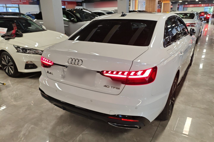 奥迪A4L 2022款 40 TFSI 豪华动感型车身外观7