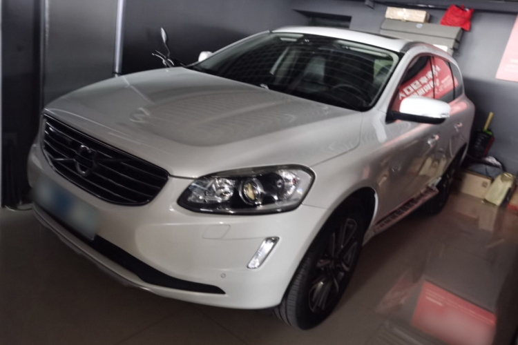 沃尔沃XC60 2017款 T5 AWD 智远升级版车身外观4