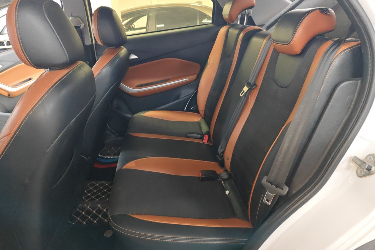 奇瑞 瑞虎3X 2017款 1.5L 手动时尚版中控内饰21