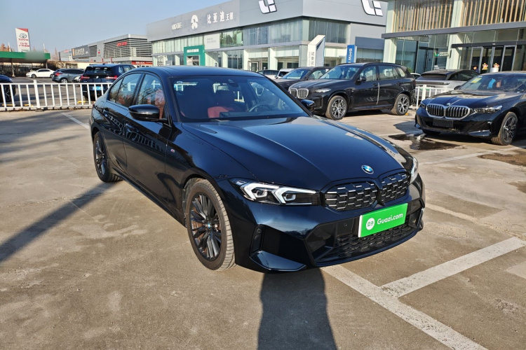 宝马3系 2024款 325i M运动曜夜套装车身外观3