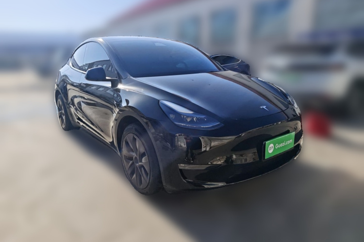 特斯拉 Model Y 2023款 长续航全轮驱动版车身外观3