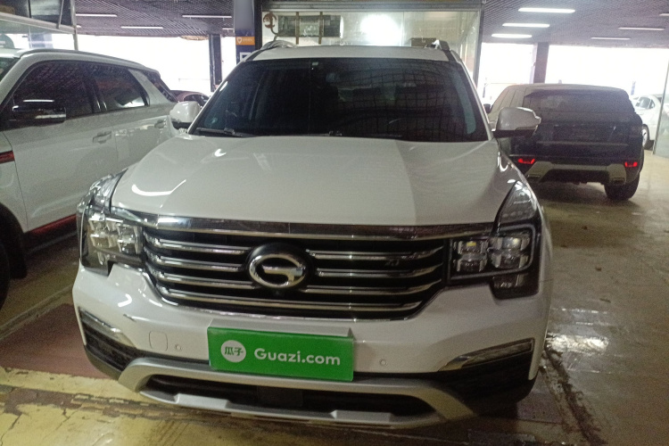 广汽传祺 传祺GS8 2017款 320T 两驱豪华智联版（七座）车身外观2