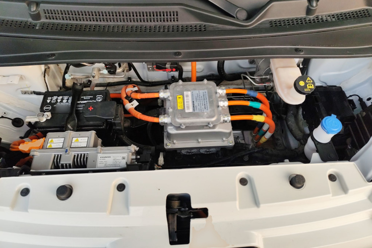 长安启源 长安Lumin 2022款 155km 清甜款机舱底盘24