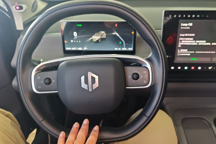 零跑汽车 零跑C16 2024款 增程 200尊享版中控内饰13