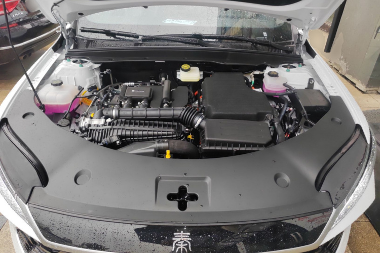 比亚迪 秦PLUS 2025款 DM-i 智驾版 55KM领先型机舱底盘24