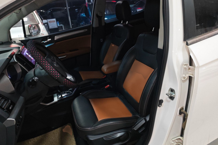 江汽集团 瑞风S3 2014款 1.5L CVT豪华智能型中控内饰19