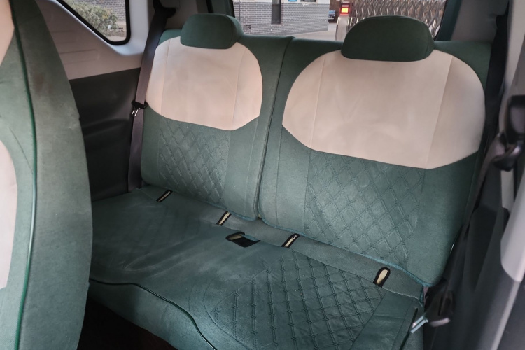 吉利银河 2024款 熊猫mini 200km 耐力熊中控内饰7004