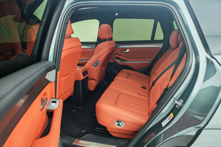 比亚迪 唐L 2025款 DM 200KM四驱激光雷达旗舰型中控内饰7001