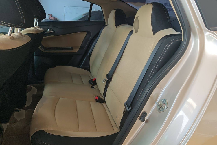 海马 福美来 2014款 M5 1.6L 自动精英型中控内饰7004