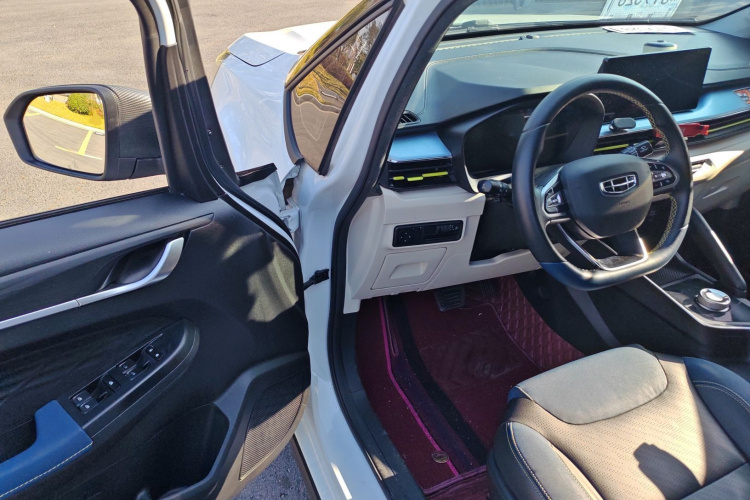 吉利几何 EX3 功夫牛 2021款 坚强牛牛中控内饰7003