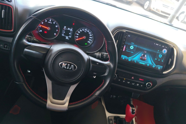 起亚 KX3傲跑 2017款 1.6T 自动傲雅版中控内饰12