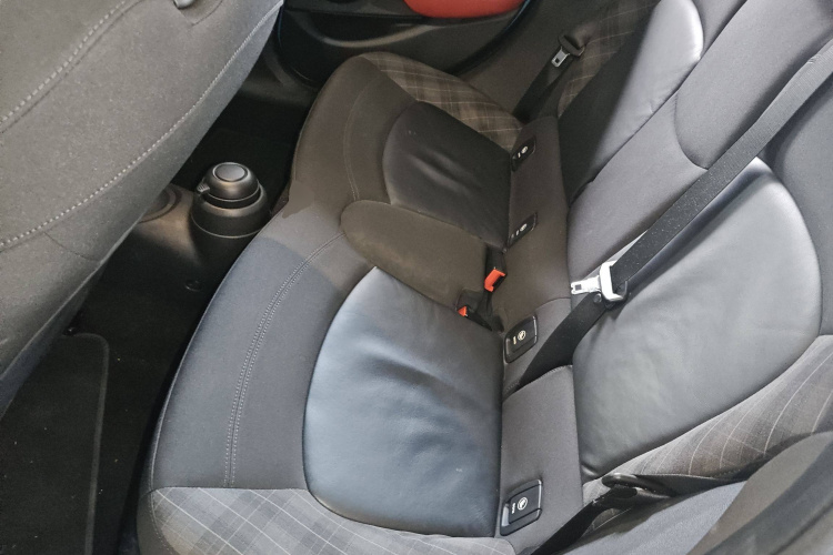 MINI 2015款 1.5T COOPER Fun 五门版中控内饰21