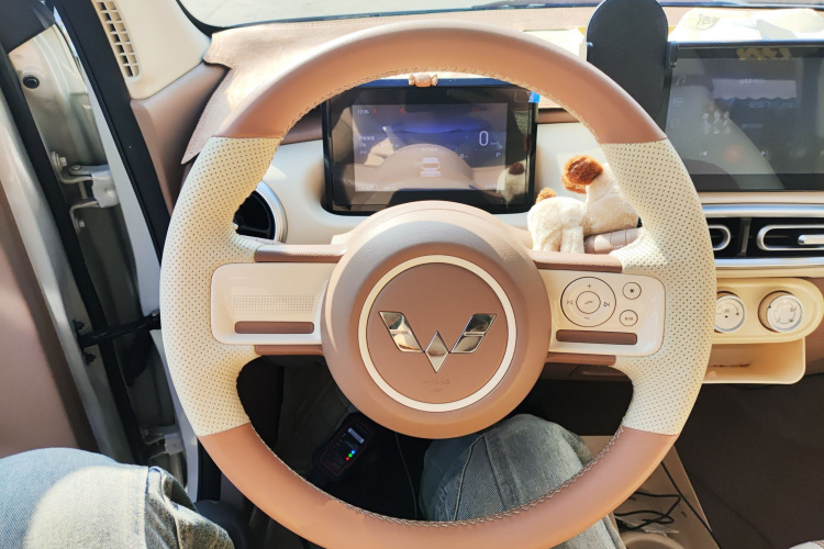 五菱汽车 宏光MINIEV 2025款 四门版 臻享+款中控内饰13