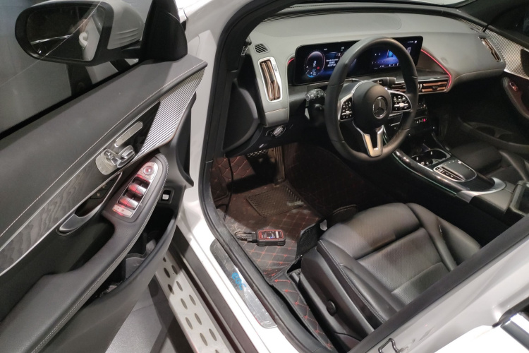 奔驰EQC 2022款 改款 EQC 400 4MATIC中控内饰20