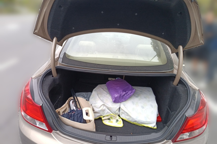 别克 君威 2012款 2.0L 舒适版局部细节23