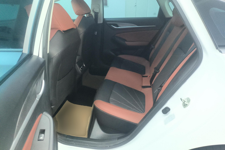 长安 逸动 2022款 PLUS 蓝鲸NE 1.4T GDI DCT尊贵版中控内饰21