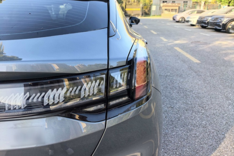 极氪001 2022款 超长续航单电机 WE版车身外观6004