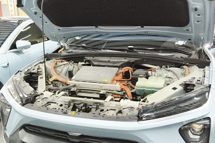 蔚来ES6 2020款 600KM 运动版机舱底盘24