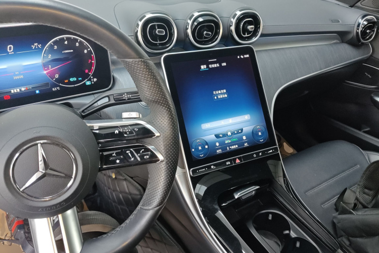 奔驰C级 2022款 C 200 L 运动版中控内饰12